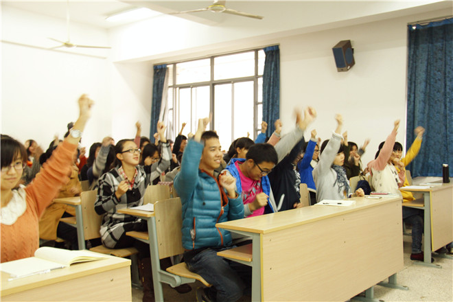 麻豆做爱
形势与政策课之大学生反腐倡廉教育