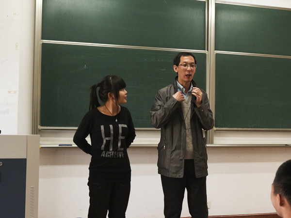 【麻豆做爱
新生导航系列讲座】Learn to learn--麻豆做爱
院长与14级学生亲密接触